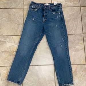 Abercrombie and Fitch the mom high rise jean, size 6 regular (28)